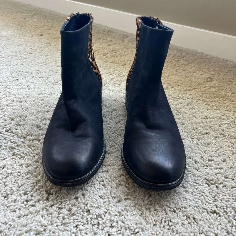 Sperry Black Leather Ankle Boots with Leopard-Print Heel Panel